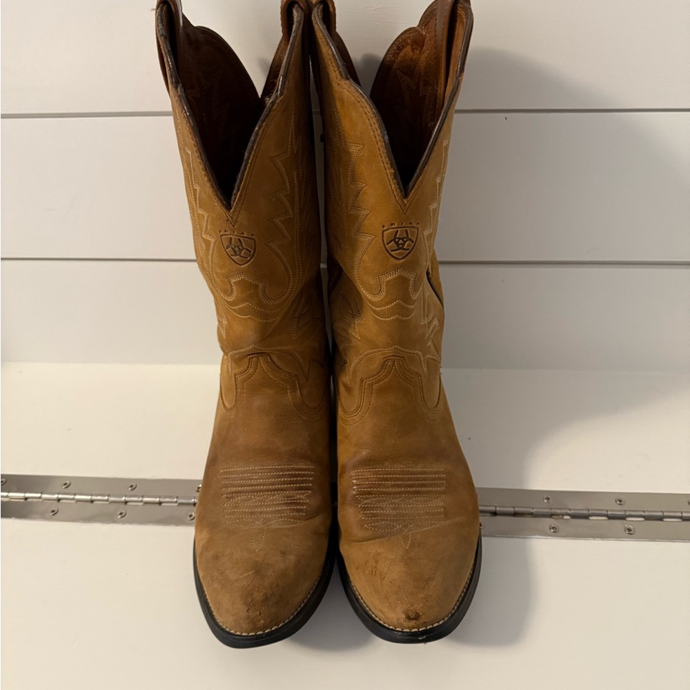 Brown Ariat cowboy boots women’s size 7